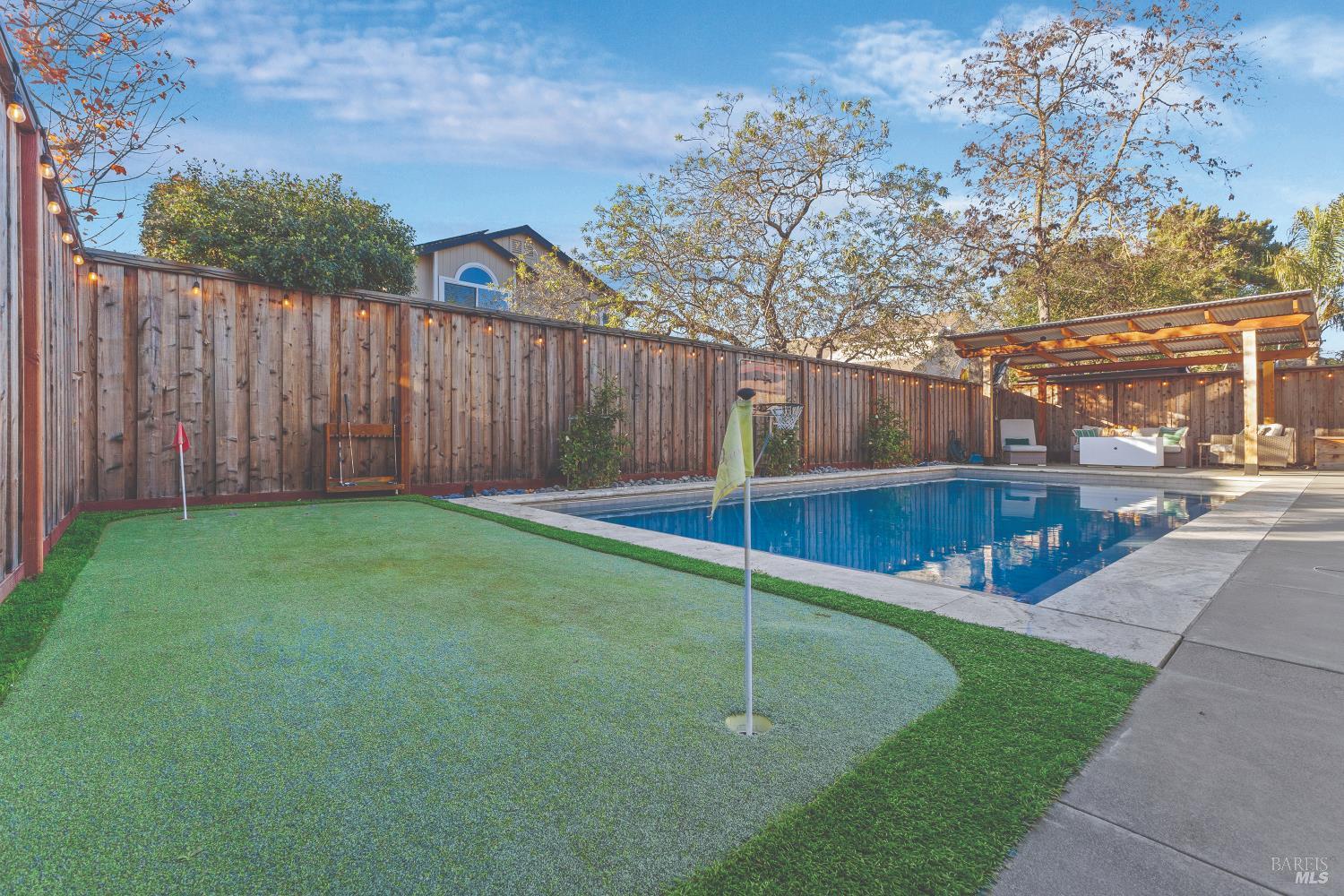 Detail Gallery Image 43 of 47 For 6417 Yale St, Windsor,  CA 95492 - 3 Beds | 2/1 Baths