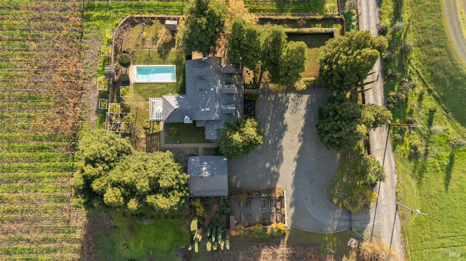 Detail Gallery Image 8 of 70 For 4188 Saint Helena Hwy, Calistoga,  CA 94515 - 3 Beds | 2/1 Baths