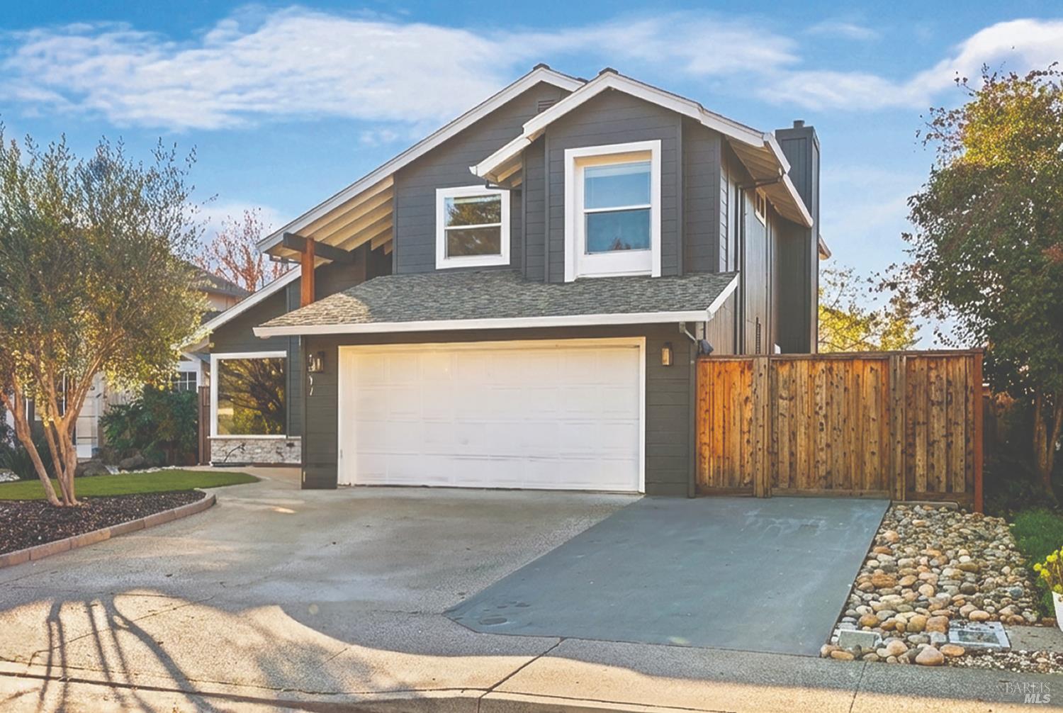 Detail Gallery Image 3 of 47 For 6417 Yale St, Windsor,  CA 95492 - 3 Beds | 2/1 Baths