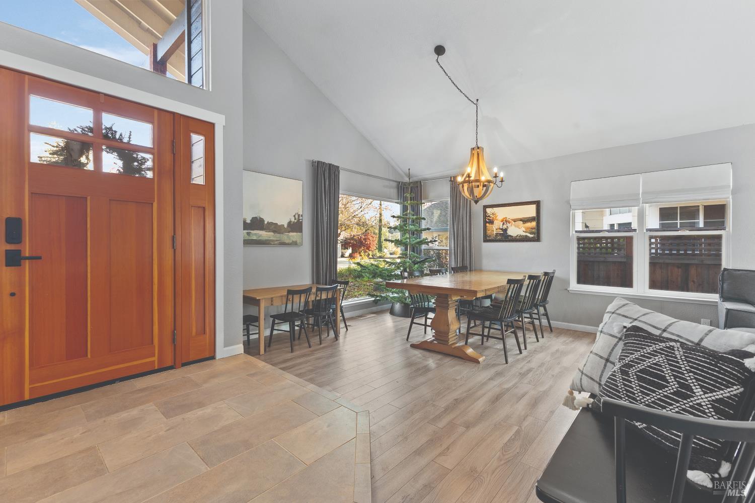 Detail Gallery Image 6 of 47 For 6417 Yale St, Windsor,  CA 95492 - 3 Beds | 2/1 Baths