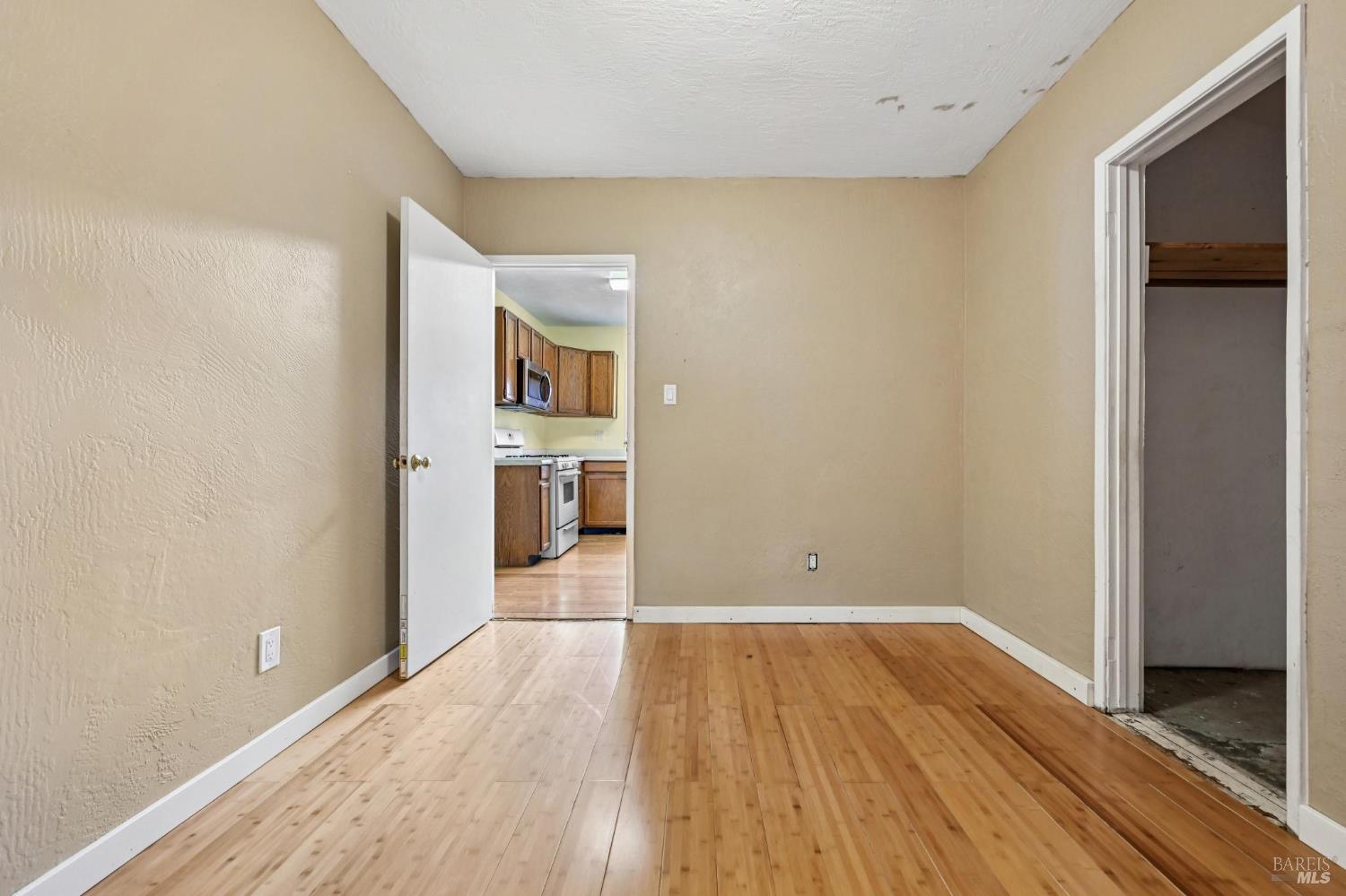 Detail Gallery Image 18 of 35 For 1127 Cleveland Ave, Santa Rosa,  CA 95401 - 2 Beds | 1/1 Baths