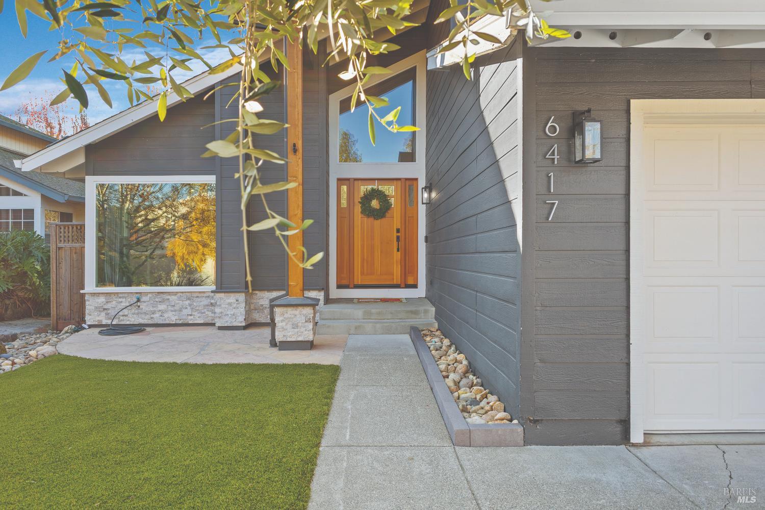 Detail Gallery Image 4 of 47 For 6417 Yale St, Windsor,  CA 95492 - 3 Beds | 2/1 Baths