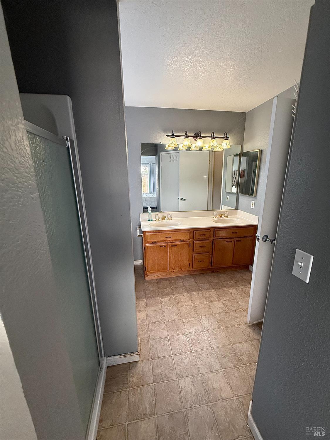 Detail Gallery Image 11 of 17 For 248 Colby Dr, Vacaville,  CA 95687 - 3 Beds | 2 Baths
