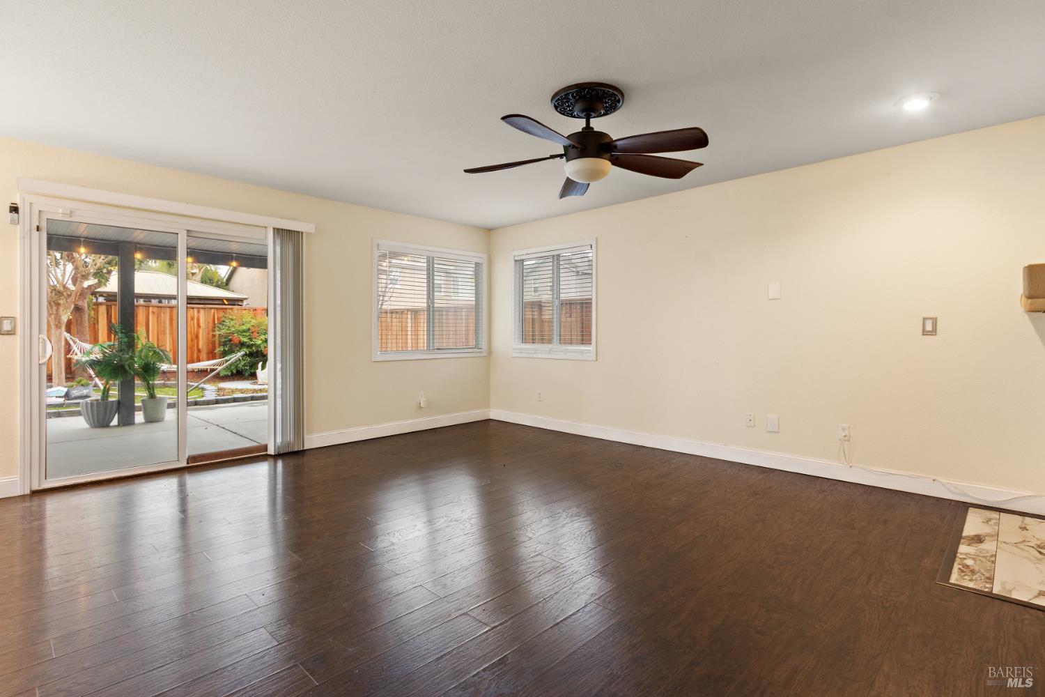 Detail Gallery Image 13 of 35 For 1783 Keesler Cir, Suisun City,  CA 94585 - 4 Beds | 3 Baths