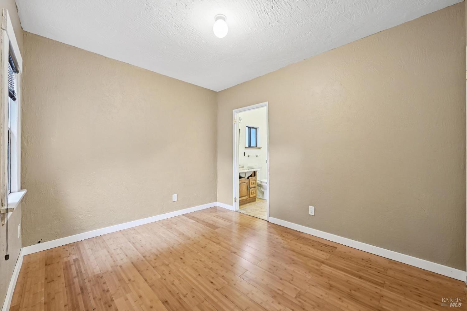 Detail Gallery Image 17 of 35 For 1127 Cleveland Ave, Santa Rosa,  CA 95401 - 2 Beds | 1/1 Baths