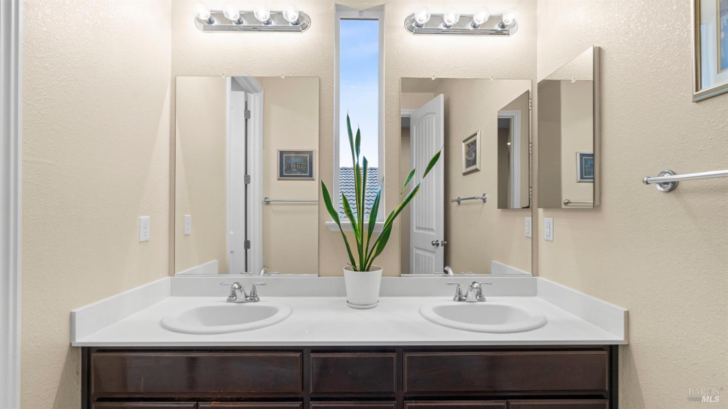 Detail Gallery Image 30 of 46 For 931 Noble Rd, Vacaville,  CA 95688 - 5 Beds | 3 Baths