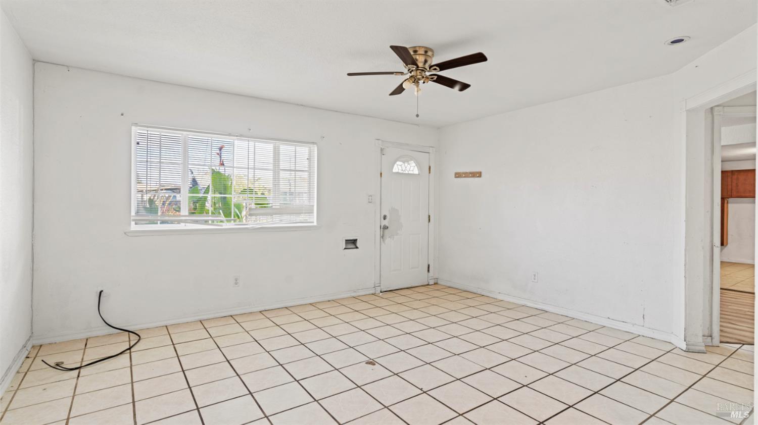 Detail Gallery Image 9 of 34 For 105 Phelan Ave, Vallejo,  CA 94590 - 4 Beds | 2 Baths