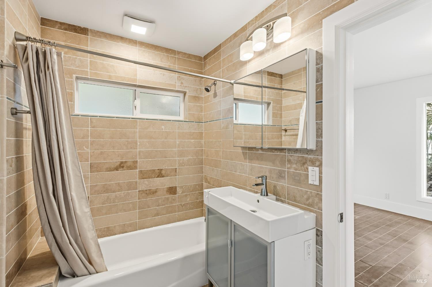 Detail Gallery Image 19 of 40 For 111 Milita St, Vallejo,  CA 94590 - 3 Beds | 2 Baths