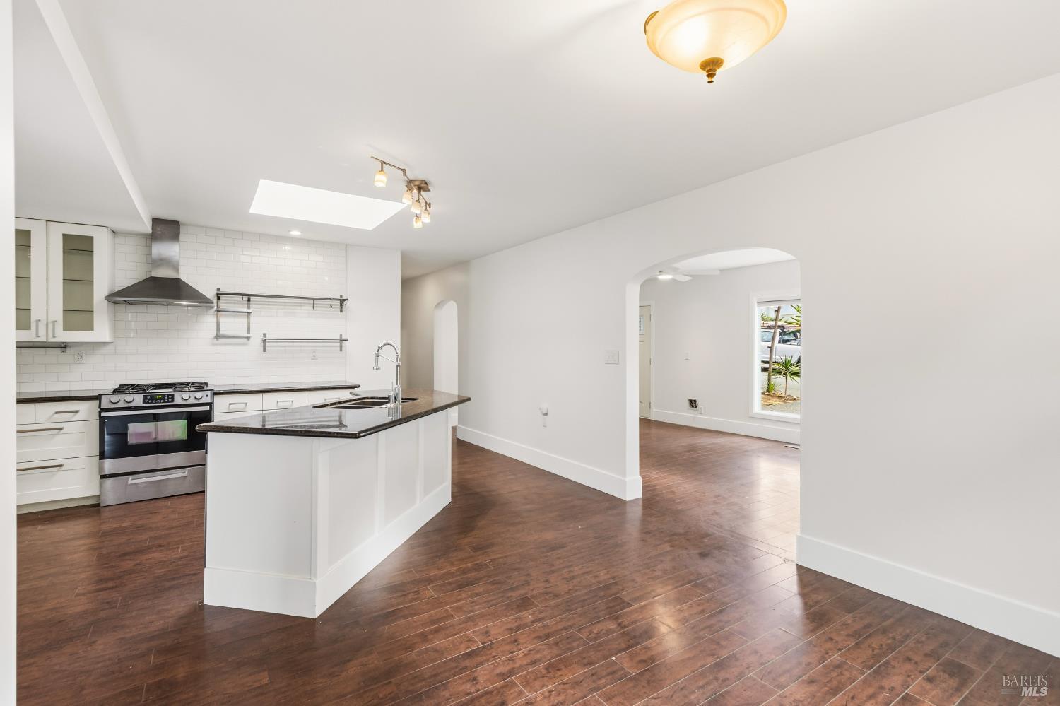 Detail Gallery Image 8 of 40 For 111 Milita St, Vallejo,  CA 94590 - 3 Beds | 2 Baths