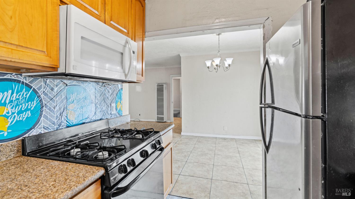 Detail Gallery Image 12 of 25 For 225 Gary Cir, Vallejo,  CA 94591 - 3 Beds | 1 Baths