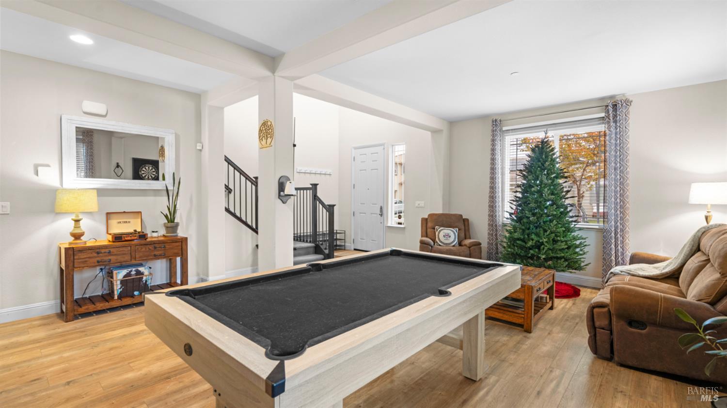 Detail Gallery Image 9 of 46 For 931 Noble Rd, Vacaville,  CA 95688 - 5 Beds | 3 Baths