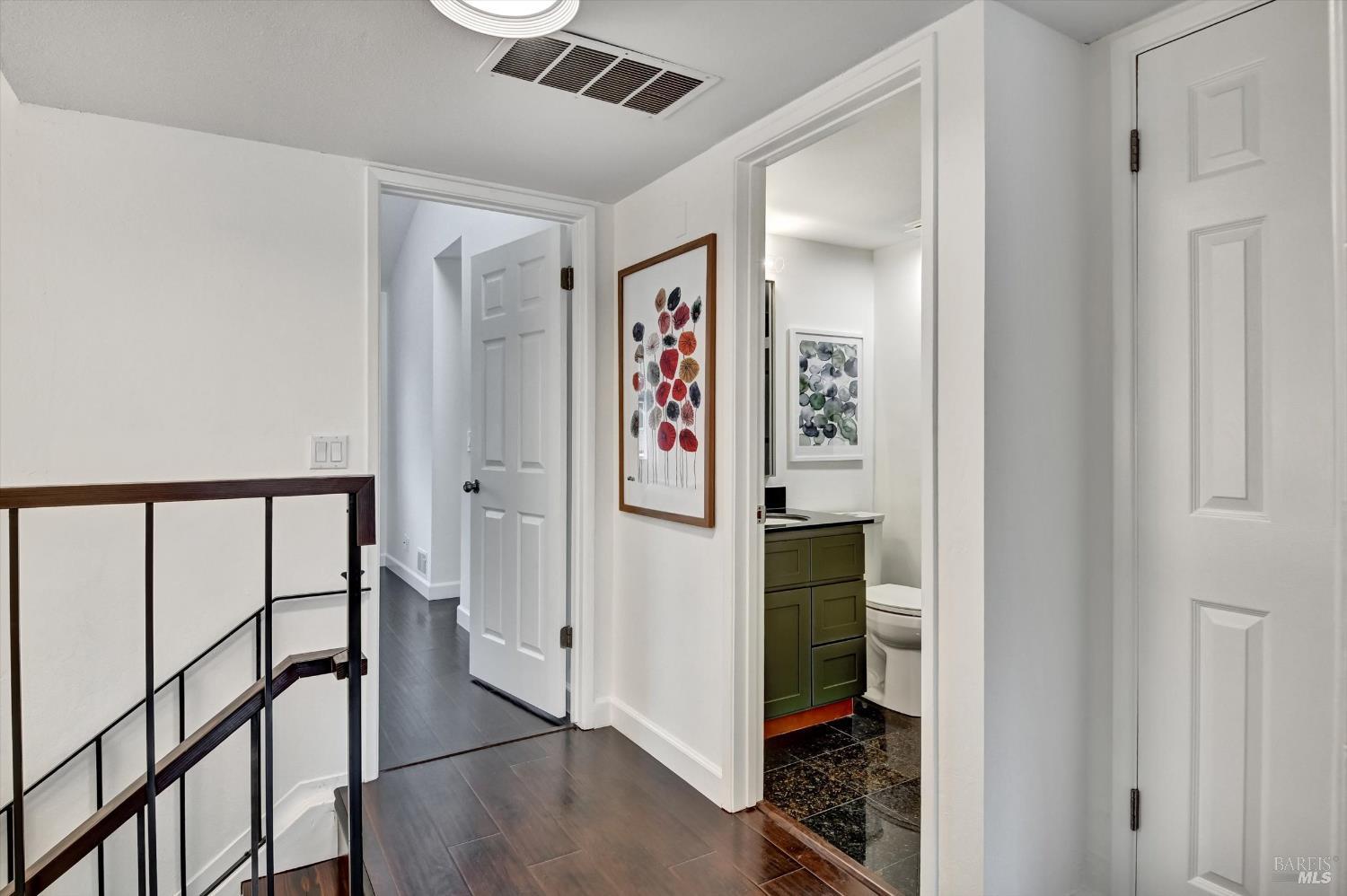 Detail Gallery Image 21 of 33 For 106 Albion Ct, Novato,  CA 94947 - 3 Beds | 2/1 Baths