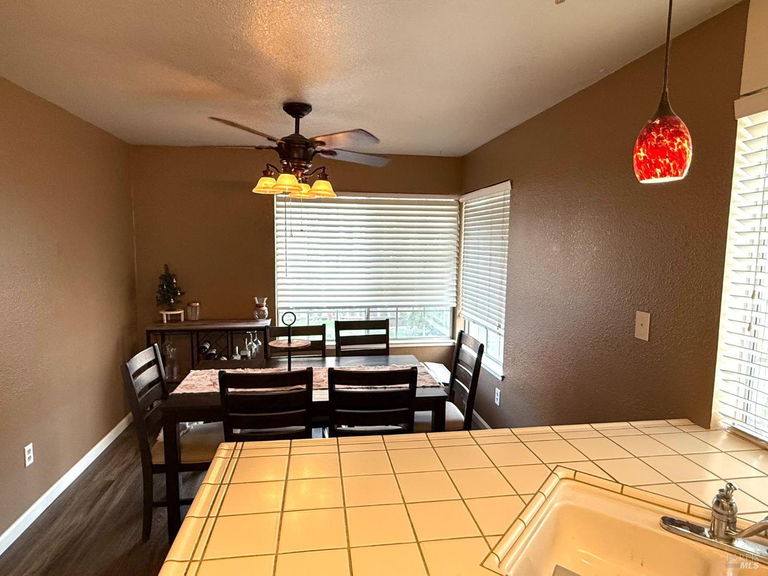 Detail Gallery Image 5 of 17 For 248 Colby Dr, Vacaville,  CA 95687 - 3 Beds | 2 Baths