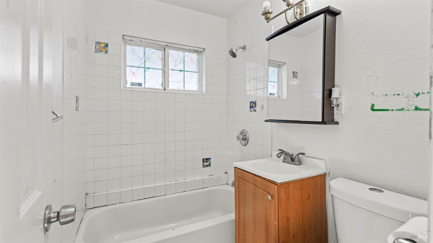 Detail Gallery Image 3 of 34 For 105 Phelan Ave, Vallejo,  CA 94590 - 4 Beds | 2 Baths