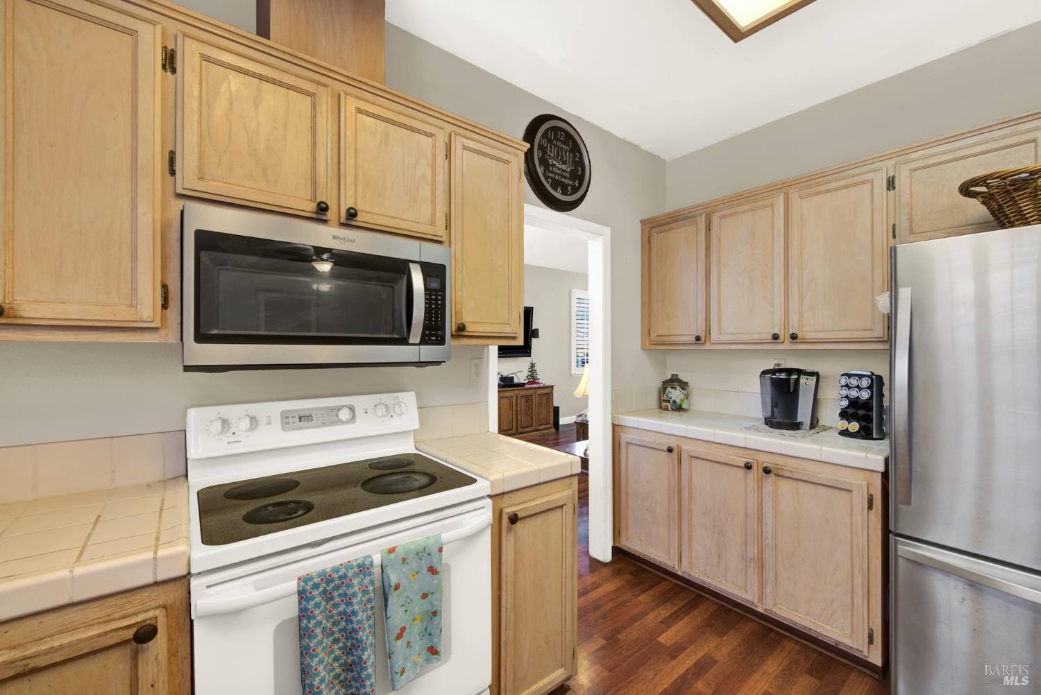 Detail Gallery Image 13 of 33 For 805 Gazebo Ct, Suisun City,  CA 94585 - 4 Beds | 2/1 Baths