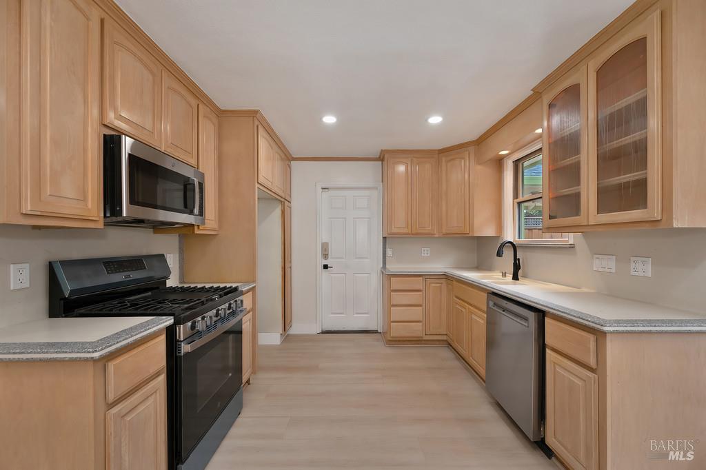 Detail Gallery Image 4 of 48 For 1342 Monteith Dr, Vallejo,  CA 94590 - 2 Beds | 2 Baths