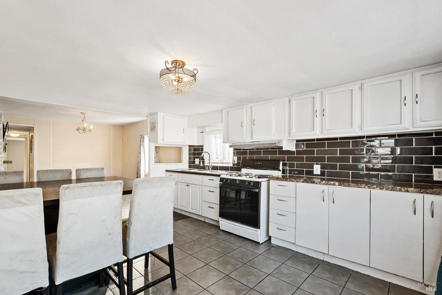 Detail Gallery Image 6 of 31 For 1153 Rumrill Blvd 55, San Pablo,  CA 94806 - 3 Beds | 1 Baths