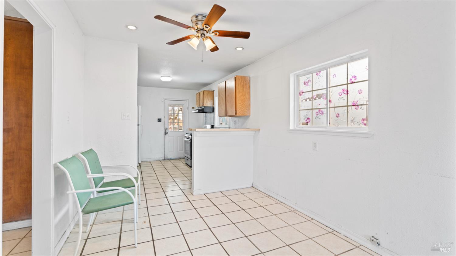 Detail Gallery Image 14 of 34 For 105 Phelan Ave, Vallejo,  CA 94590 - 4 Beds | 2 Baths