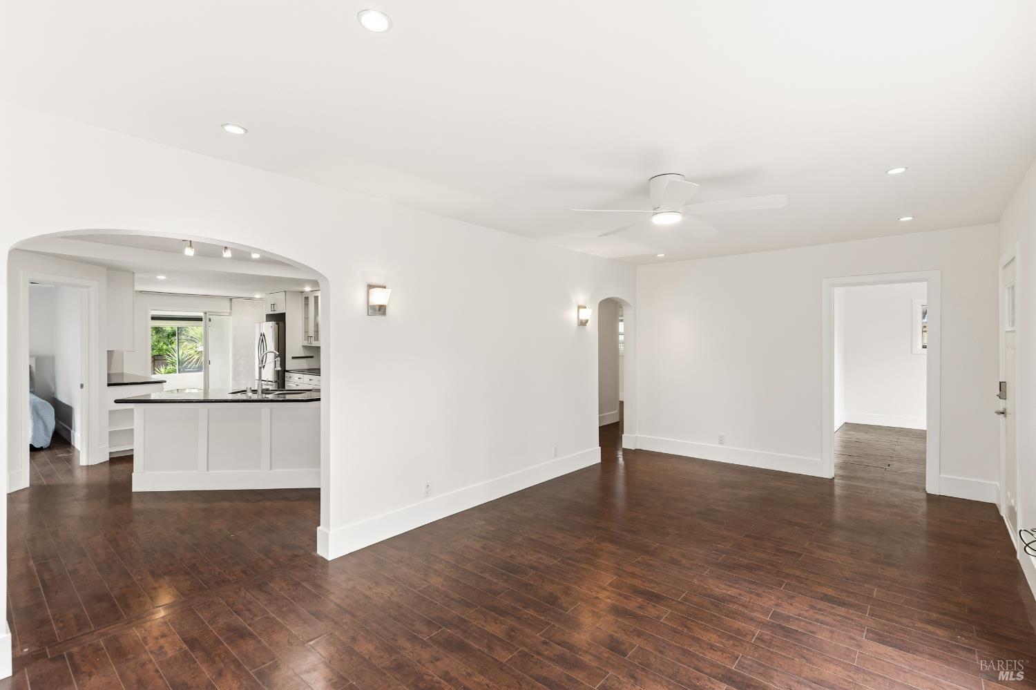 Detail Gallery Image 7 of 40 For 111 Milita St, Vallejo,  CA 94590 - 3 Beds | 2 Baths