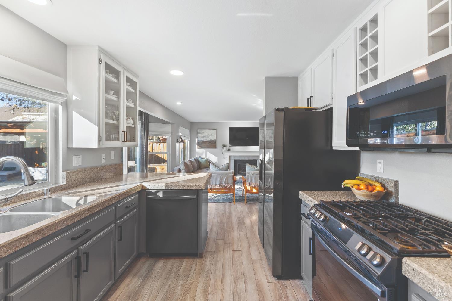 Detail Gallery Image 16 of 47 For 6417 Yale St, Windsor,  CA 95492 - 3 Beds | 2/1 Baths