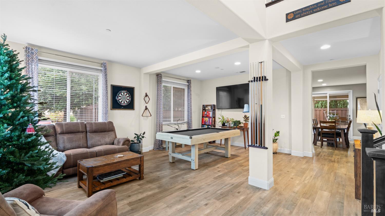 Detail Gallery Image 6 of 46 For 931 Noble Rd, Vacaville,  CA 95688 - 5 Beds | 3 Baths