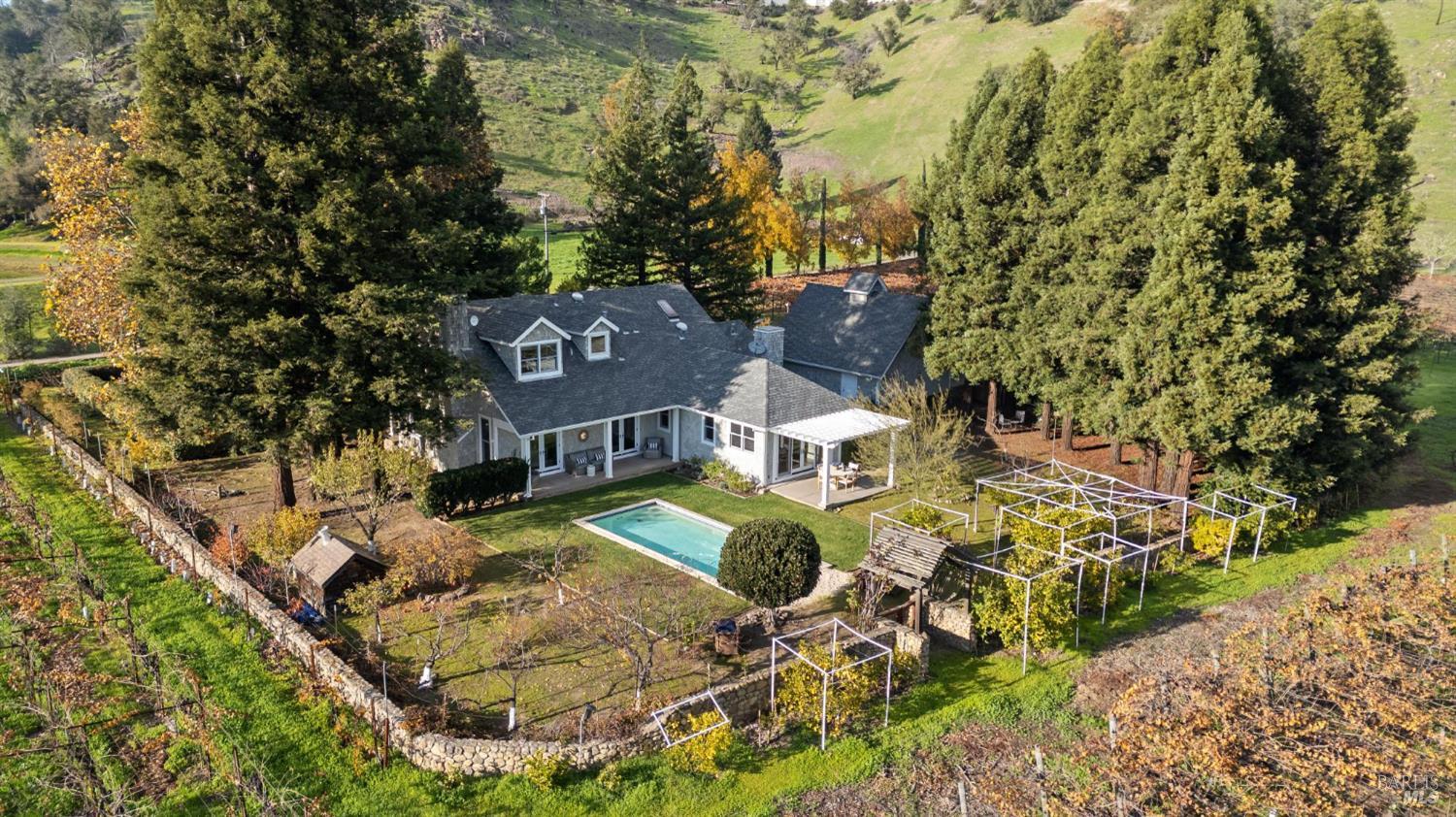 Detail Gallery Image 2 of 70 For 4188 Saint Helena Hwy, Calistoga,  CA 94515 - 3 Beds | 2/1 Baths