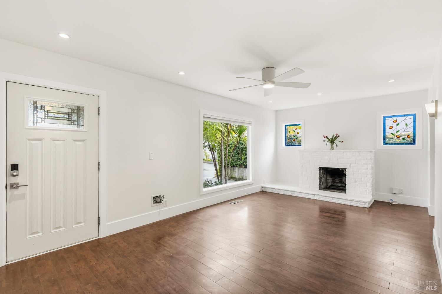 Detail Gallery Image 4 of 40 For 111 Milita St, Vallejo,  CA 94590 - 3 Beds | 2 Baths