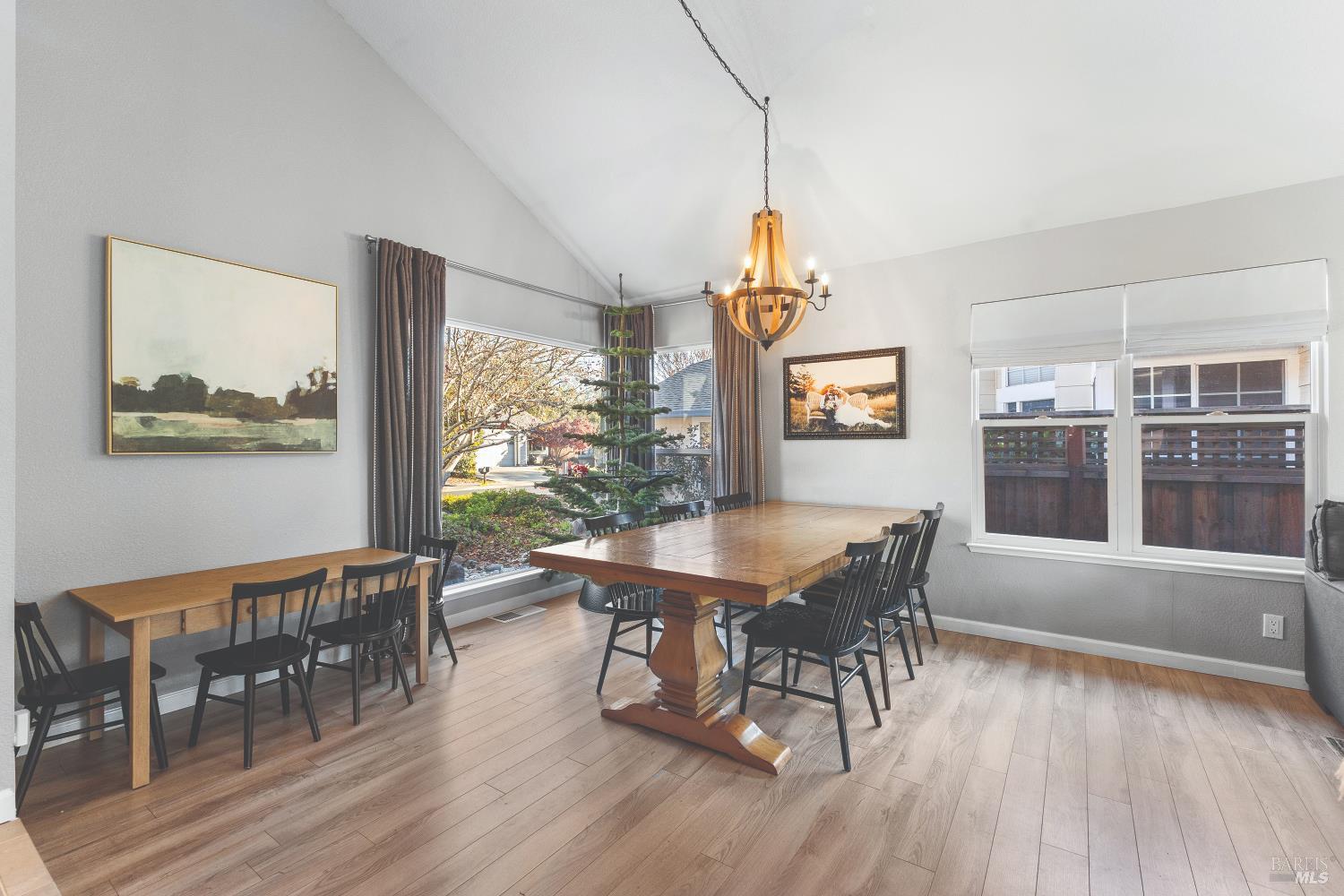 Detail Gallery Image 8 of 47 For 6417 Yale St, Windsor,  CA 95492 - 3 Beds | 2/1 Baths