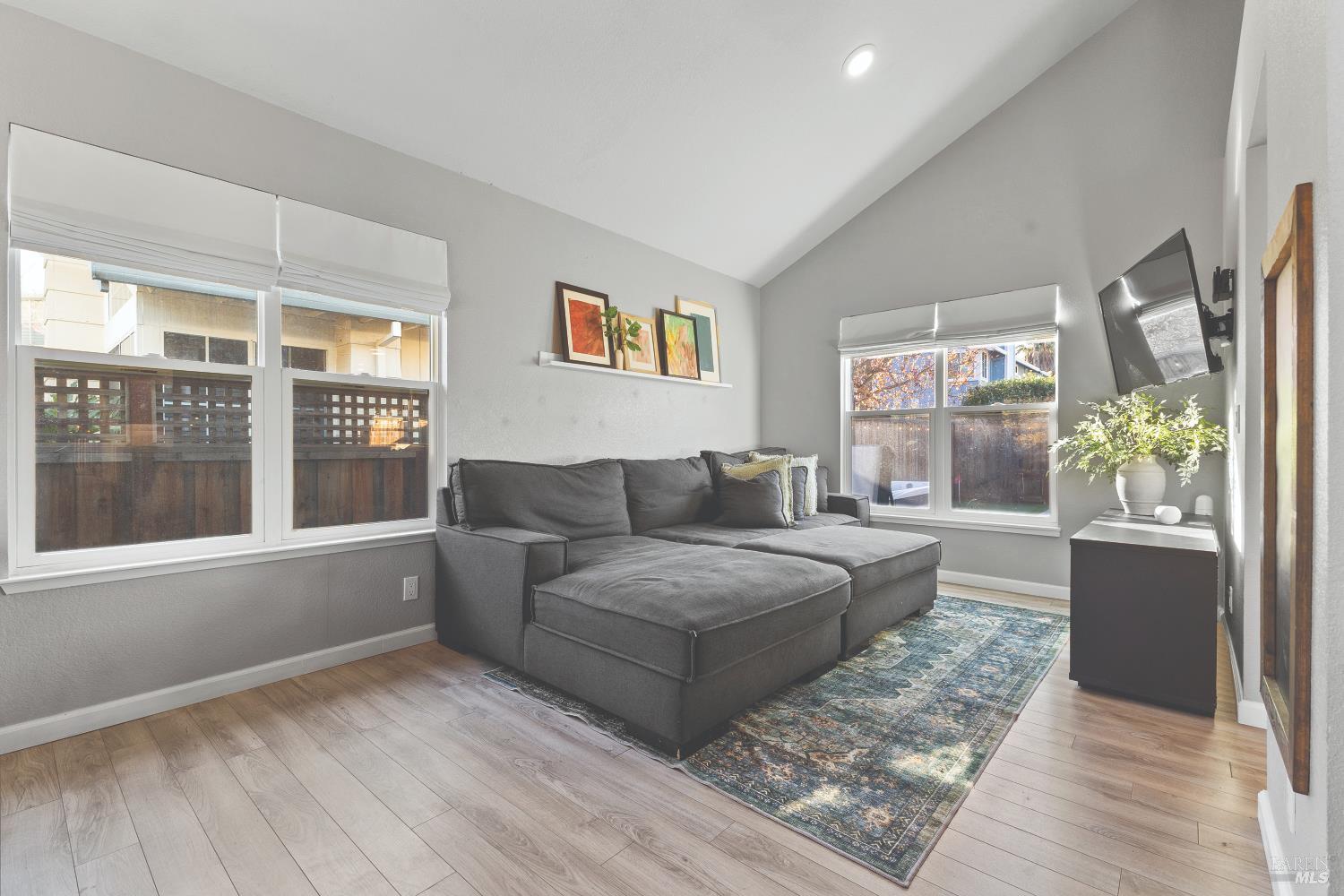 Detail Gallery Image 13 of 47 For 6417 Yale St, Windsor,  CA 95492 - 3 Beds | 2/1 Baths