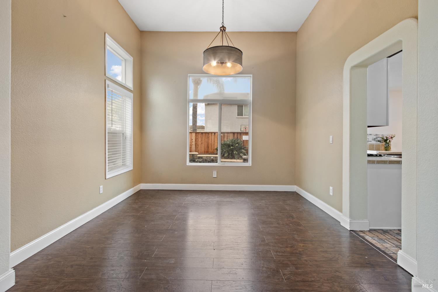 Detail Gallery Image 7 of 35 For 1783 Keesler Cir, Suisun City,  CA 94585 - 4 Beds | 3 Baths