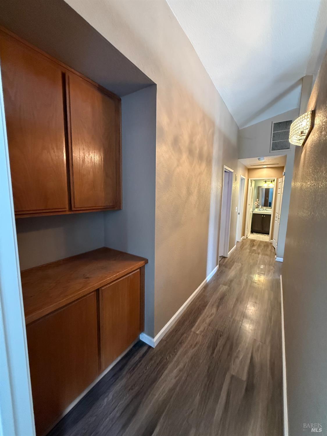 Detail Gallery Image 8 of 17 For 248 Colby Dr, Vacaville,  CA 95687 - 3 Beds | 2 Baths