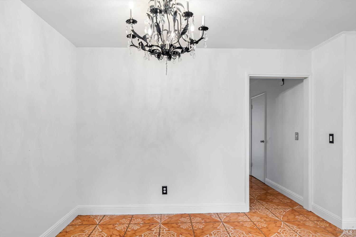 Detail Gallery Image 9 of 24 For 621 Sunny Manor Way, Santa Rosa,  CA 95401 - 3 Beds | 2 Baths