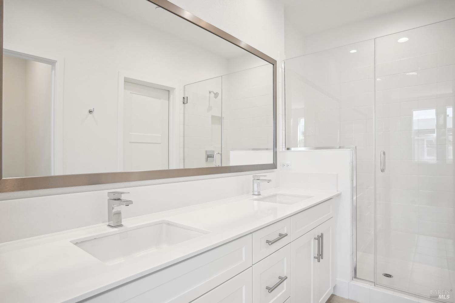 Detail Gallery Image 5 of 6 For 452 Semillon Ln, Santa Rosa,  CA 95403 - 4 Beds | 3/1 Baths