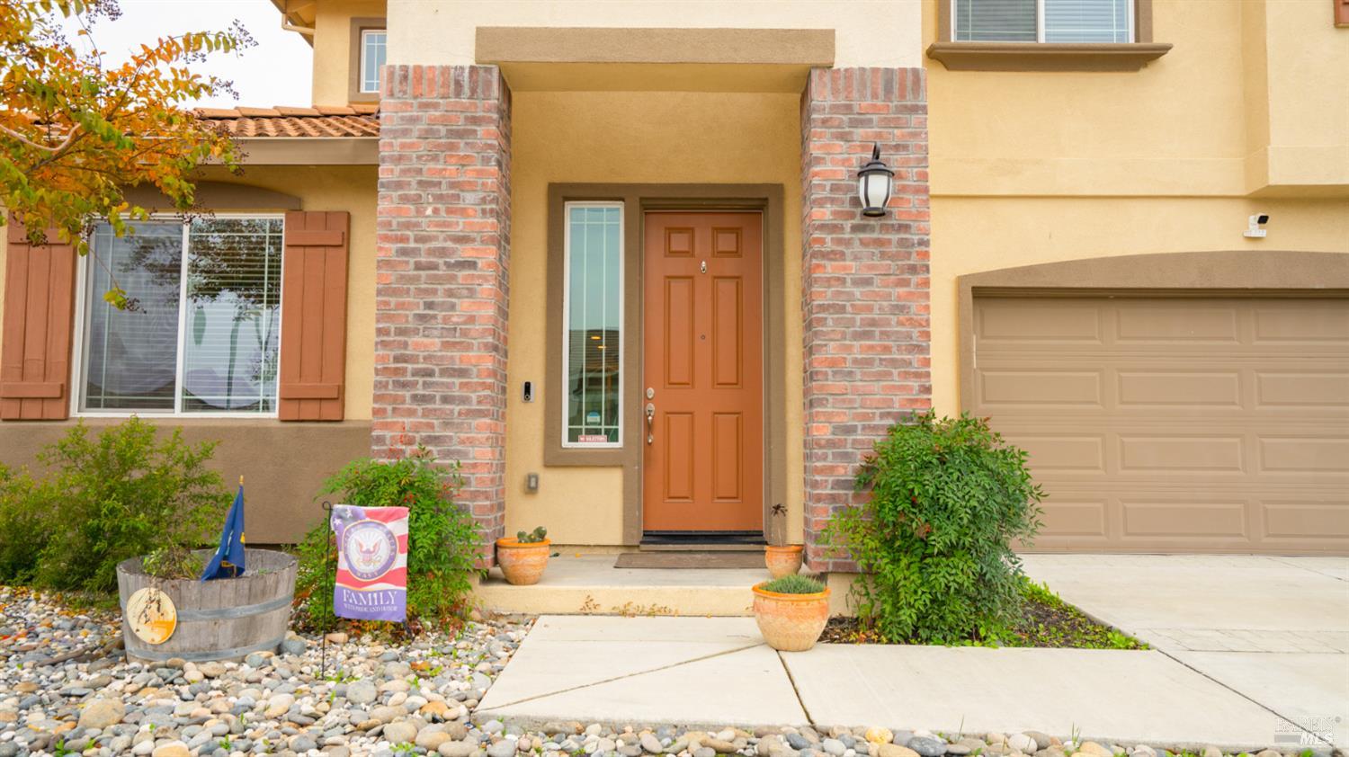 Detail Gallery Image 4 of 46 For 931 Noble Rd, Vacaville,  CA 95688 - 5 Beds | 3 Baths