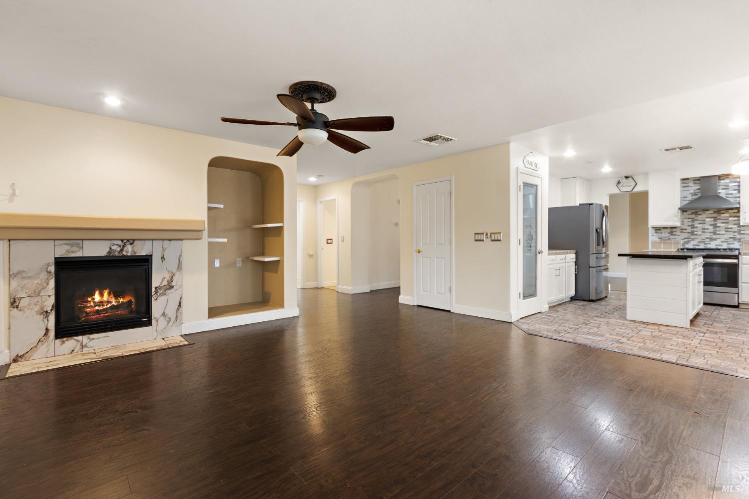 Detail Gallery Image 11 of 35 For 1783 Keesler Cir, Suisun City,  CA 94585 - 4 Beds | 3 Baths
