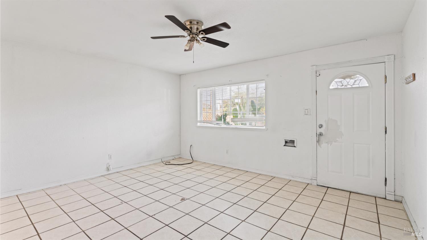 Detail Gallery Image 12 of 34 For 105 Phelan Ave, Vallejo,  CA 94590 - 4 Beds | 2 Baths