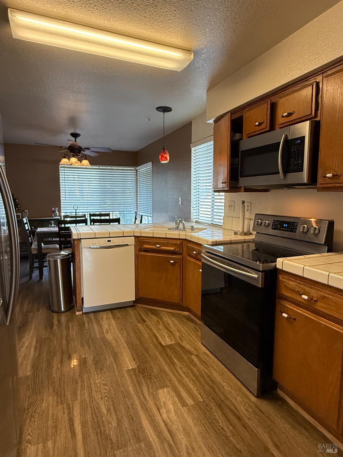 Detail Gallery Image 6 of 17 For 248 Colby Dr, Vacaville,  CA 95687 - 3 Beds | 2 Baths