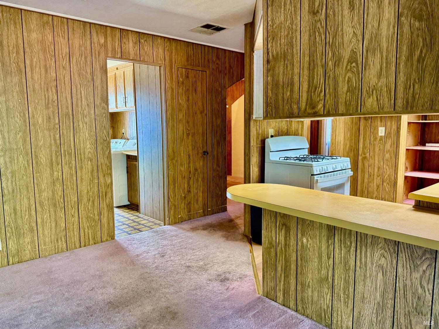 Detail Gallery Image 5 of 19 For 127 Salisbury Cir, Santa Rosa,  CA 95401 - 2 Beds | 2 Baths