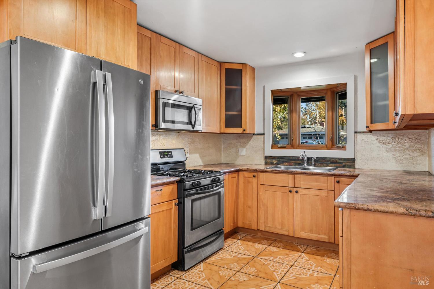 Detail Gallery Image 10 of 24 For 621 Sunny Manor Way, Santa Rosa,  CA 95401 - 3 Beds | 2 Baths