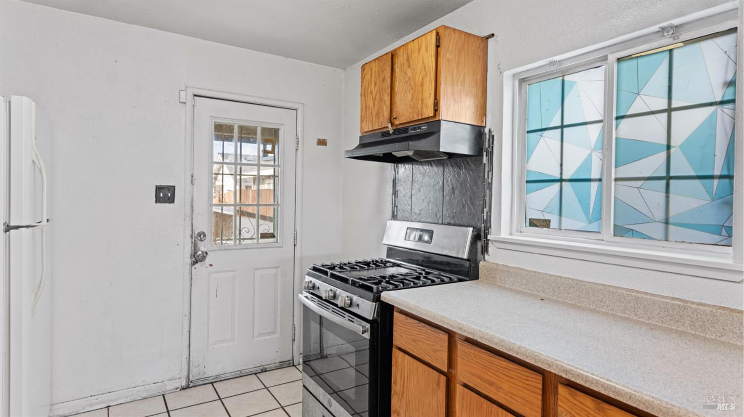 Detail Gallery Image 11 of 34 For 105 Phelan Ave, Vallejo,  CA 94590 - 4 Beds | 2 Baths