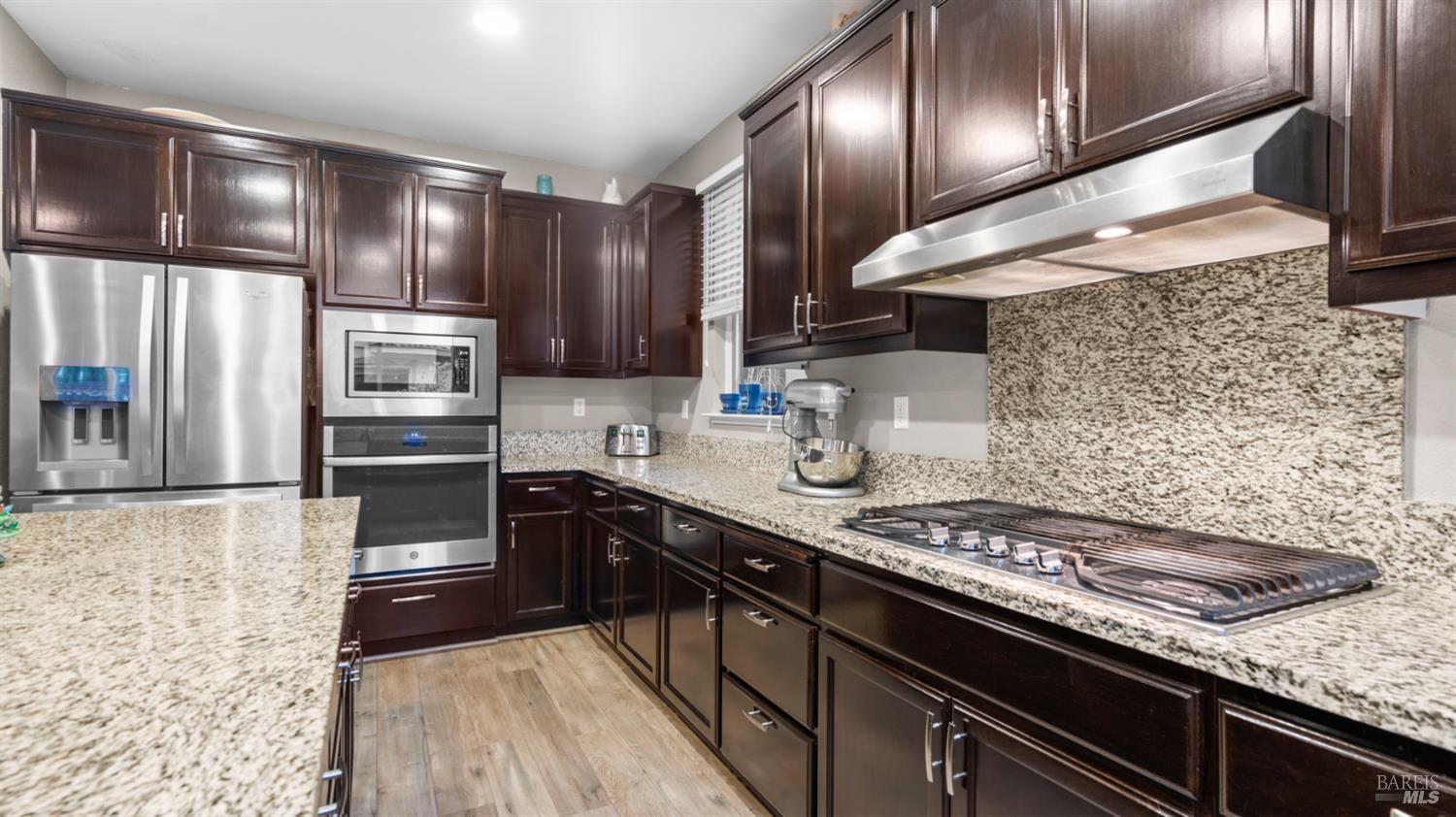 Detail Gallery Image 14 of 46 For 931 Noble Rd, Vacaville,  CA 95688 - 5 Beds | 3 Baths