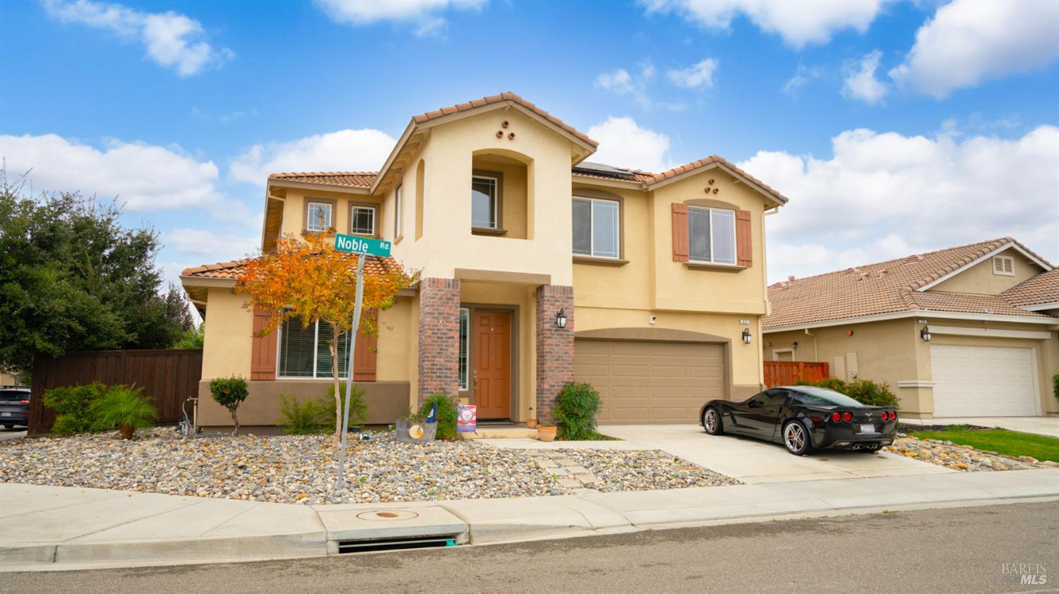 Detail Gallery Image 2 of 46 For 931 Noble Rd, Vacaville,  CA 95688 - 5 Beds | 3 Baths