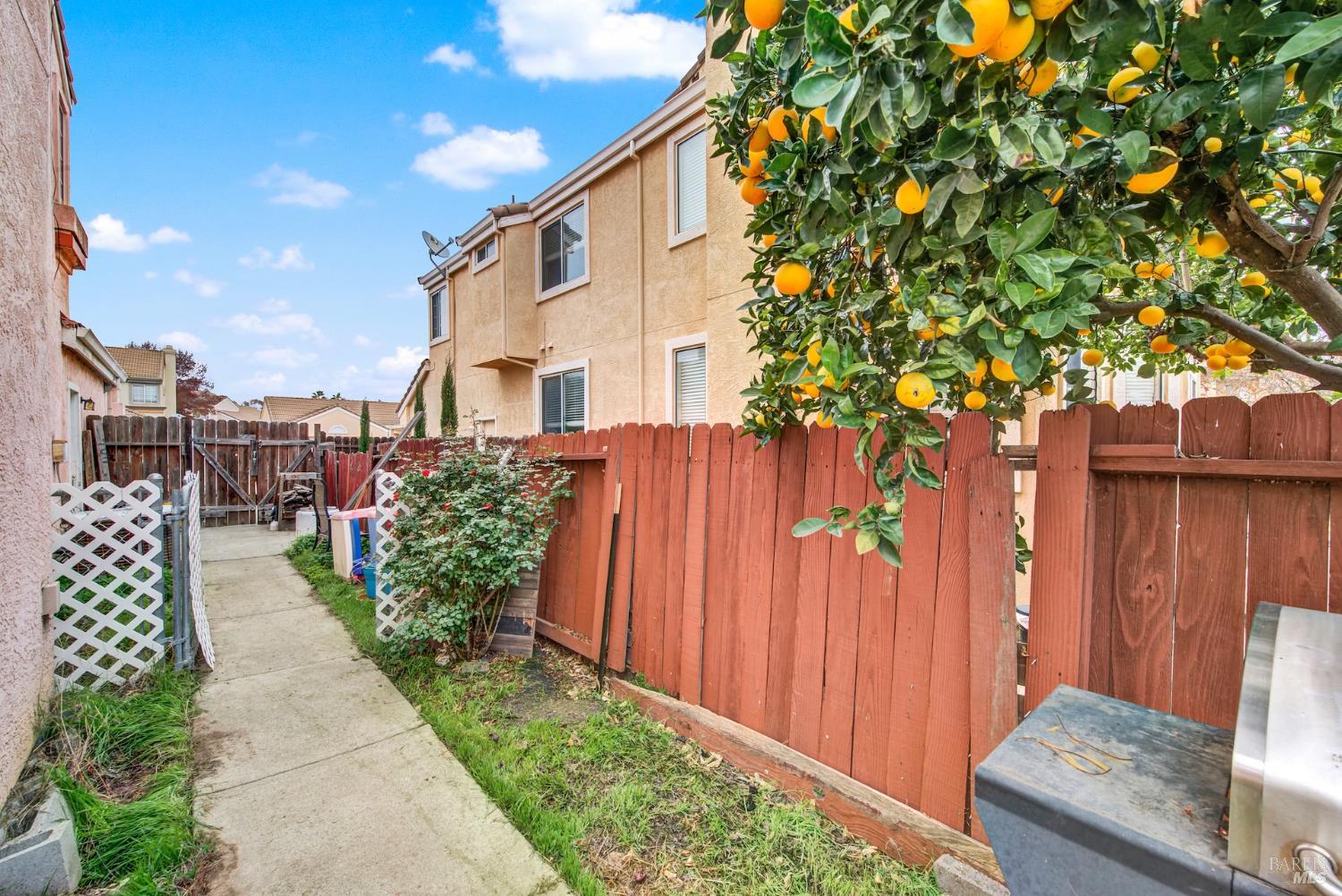 Detail Gallery Image 32 of 33 For 805 Gazebo Ct, Suisun City,  CA 94585 - 4 Beds | 2/1 Baths