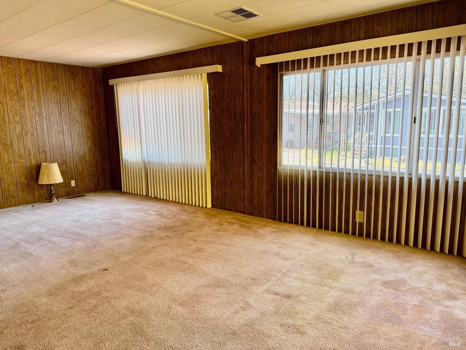 Detail Gallery Image 2 of 19 For 127 Salisbury Cir, Santa Rosa,  CA 95401 - 2 Beds | 2 Baths