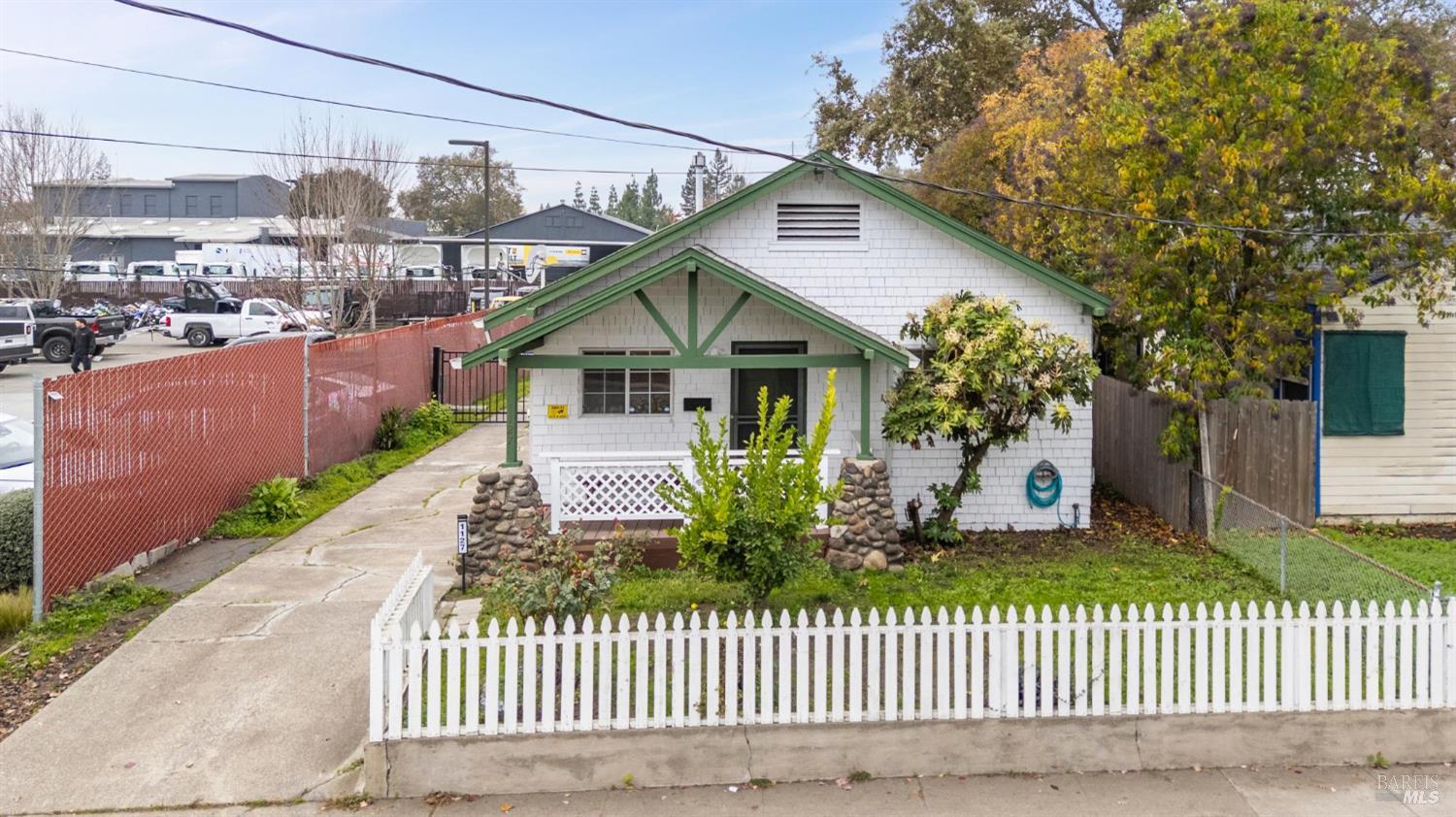 Detail Gallery Image 29 of 35 For 1127 Cleveland Ave, Santa Rosa,  CA 95401 - 2 Beds | 1/1 Baths