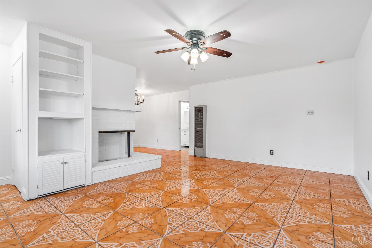 Detail Gallery Image 4 of 24 For 621 Sunny Manor Way, Santa Rosa,  CA 95401 - 3 Beds | 2 Baths