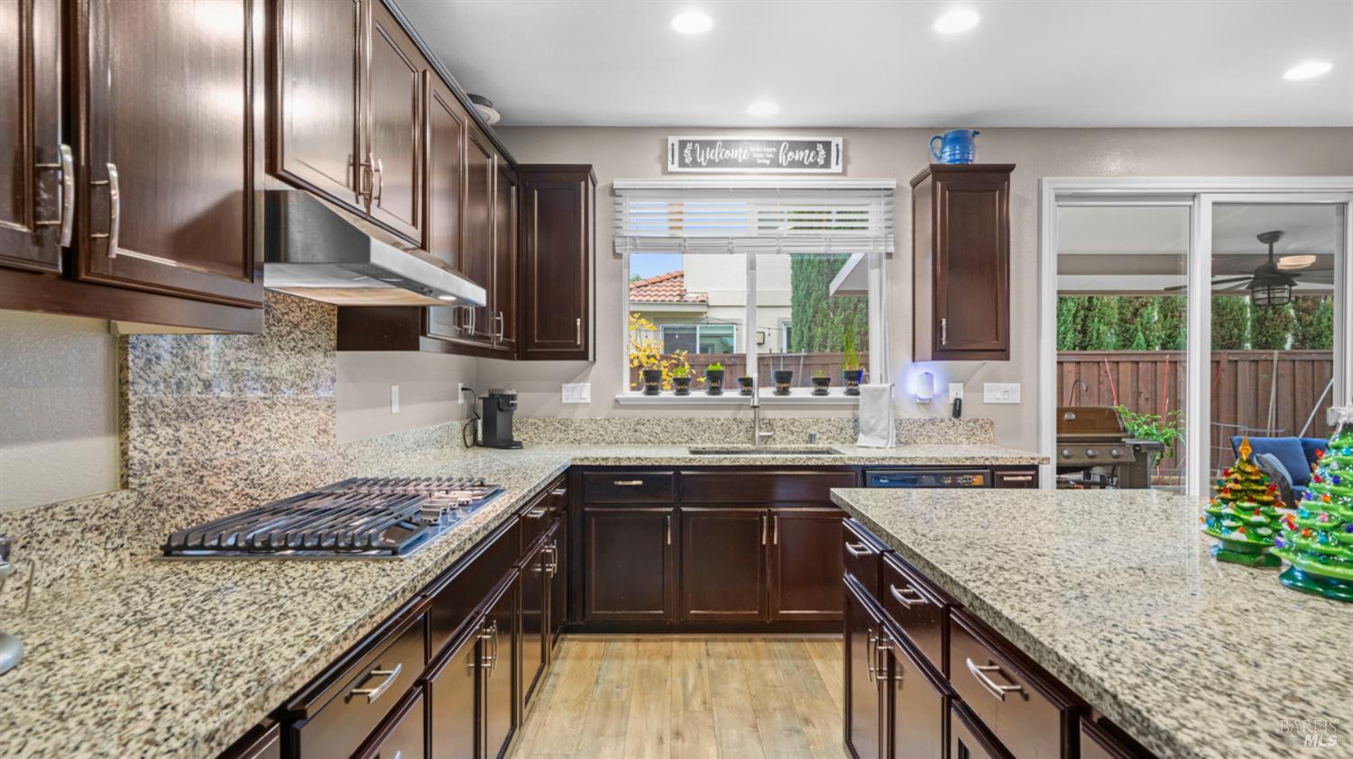 Detail Gallery Image 16 of 46 For 931 Noble Rd, Vacaville,  CA 95688 - 5 Beds | 3 Baths