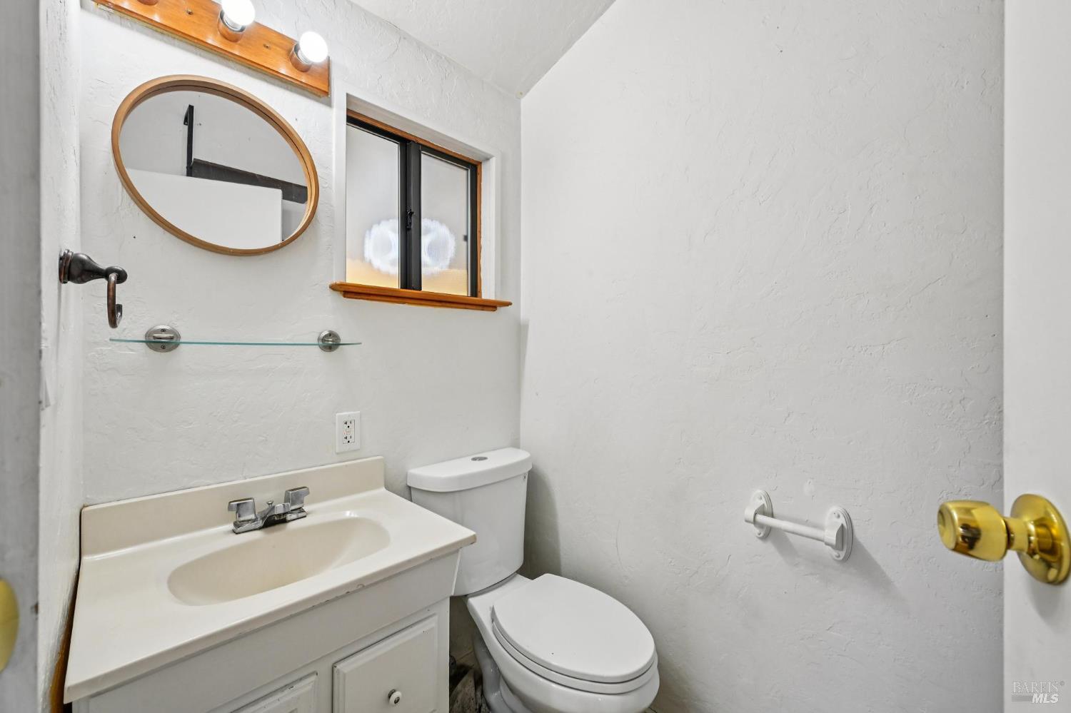 Detail Gallery Image 7 of 35 For 1127 Cleveland Ave, Santa Rosa,  CA 95401 - 2 Beds | 1/1 Baths