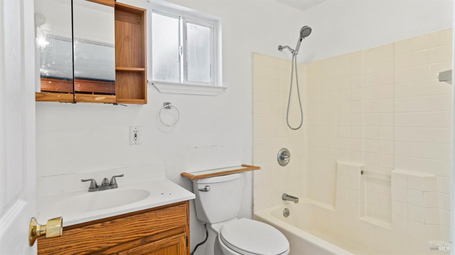 Detail Gallery Image 15 of 34 For 105 Phelan Ave, Vallejo,  CA 94590 - 4 Beds | 2 Baths