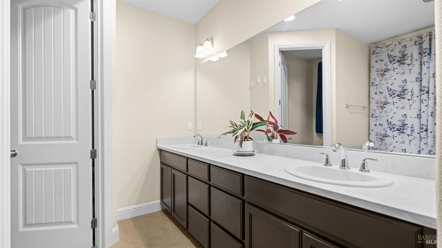 Detail Gallery Image 40 of 46 For 931 Noble Rd, Vacaville,  CA 95688 - 5 Beds | 3 Baths